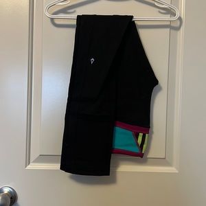 Ivivva black straight leg